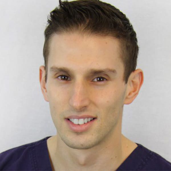 Dr Farid Amer-Ouali, Montréal Chirurgien buccal et maxillo-facial